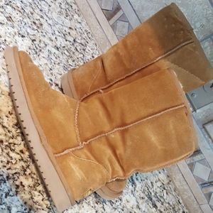 Koolaburra Ugg suede Sherpa boots women's 7
